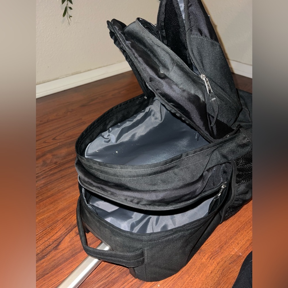 JanSport “Driver 8 Backpack” - Picture 4 of 8